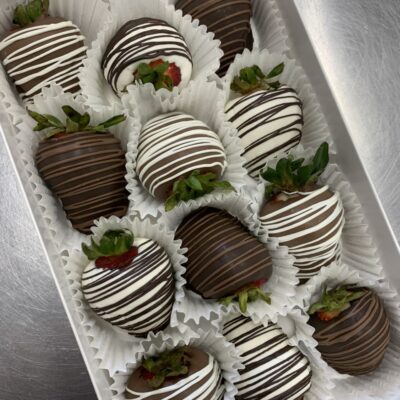 Gourmet chocolate drizzle berries 1 dozen