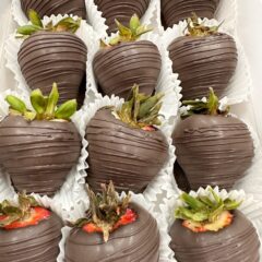 Gourmet dark chocolate drizzle berries 1 dozen